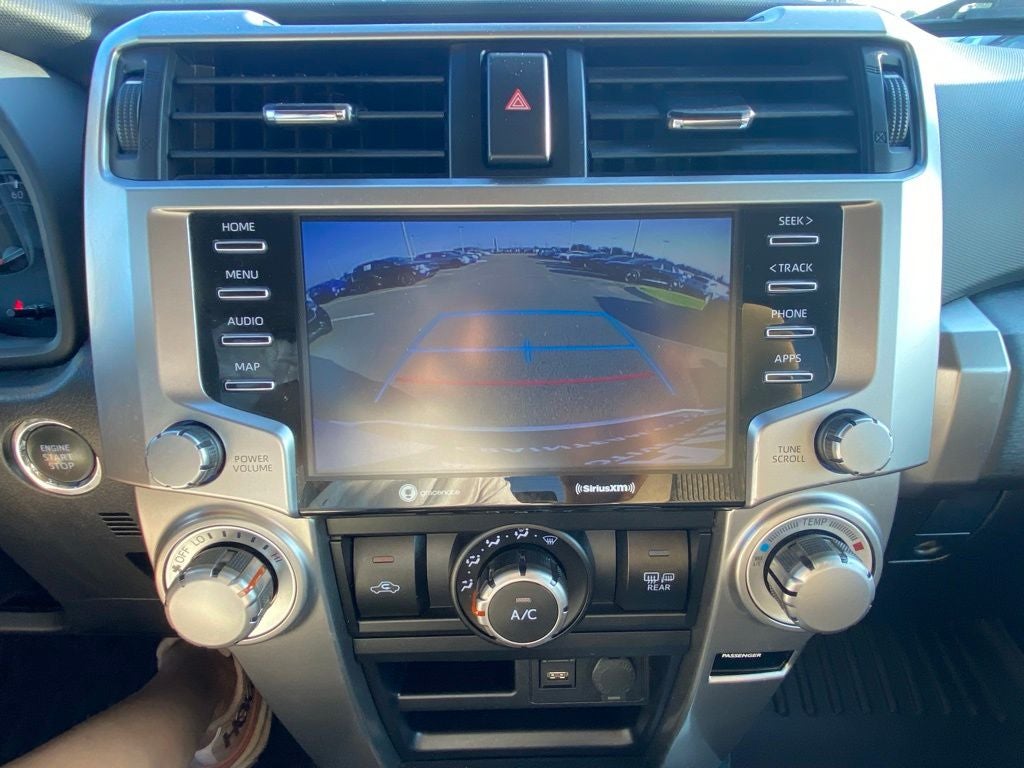 2022 Toyota 4Runner SR5 4X4 / CLEAN CARFAX