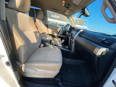 2022 Toyota 4Runner SR5 4X4 / CLEAN CARFAX