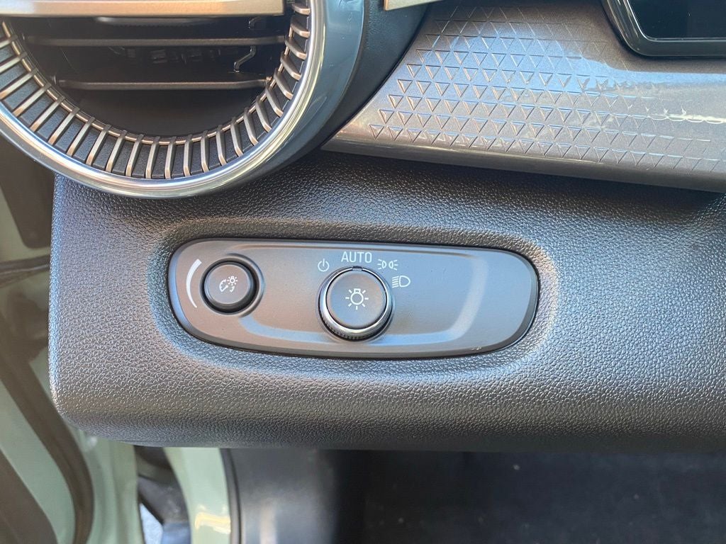 2025 Chevrolet Trax ACTIV HEATED SEATS / ONE OWNER