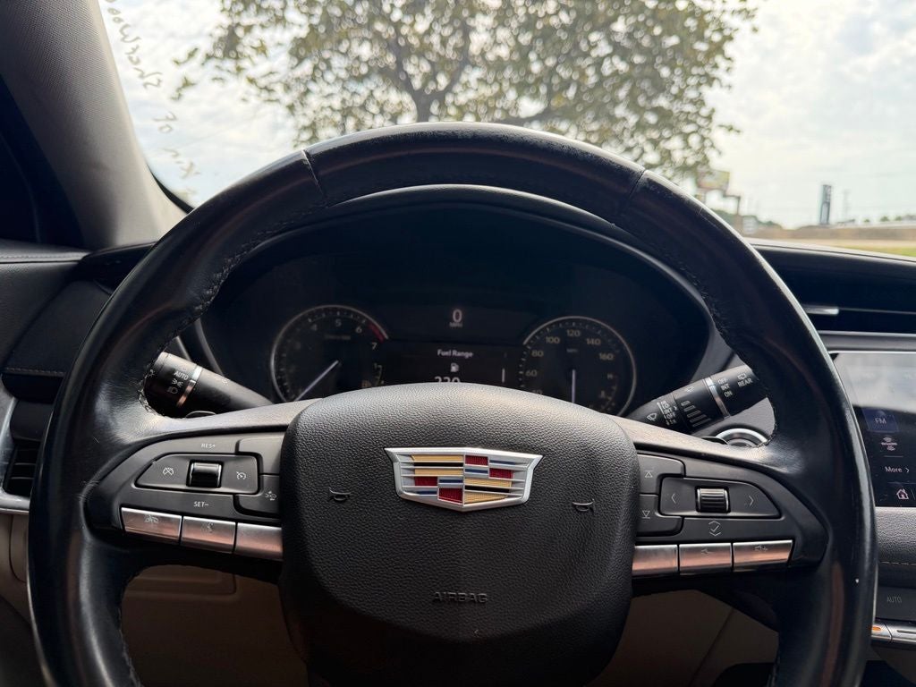 2022 Cadillac XT4 Luxury