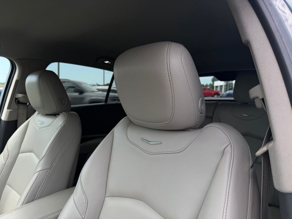 2022 Cadillac XT4 Luxury