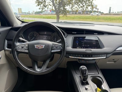 2022 Cadillac XT4 Luxury