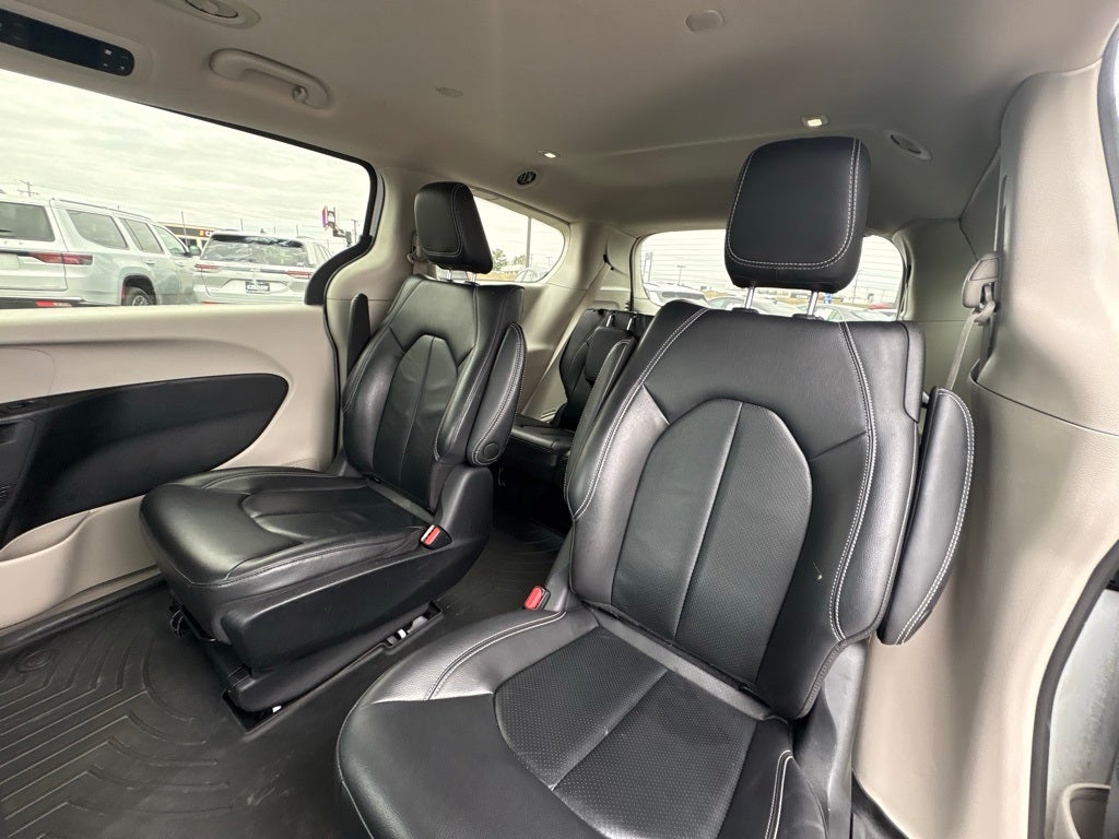 2022 Chrysler Pacifica Hybrid Touring L