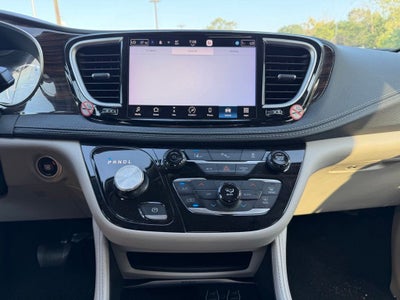2023 Chrysler Pacifica Hybrid Limited