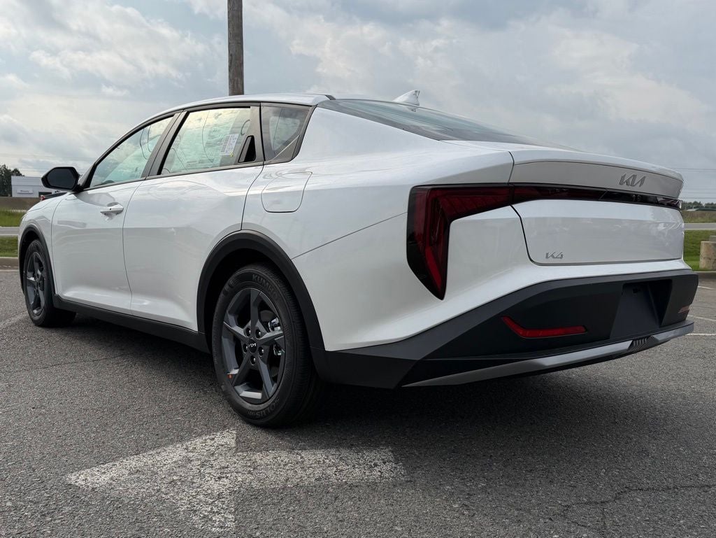 2026 Kia K4 LXS