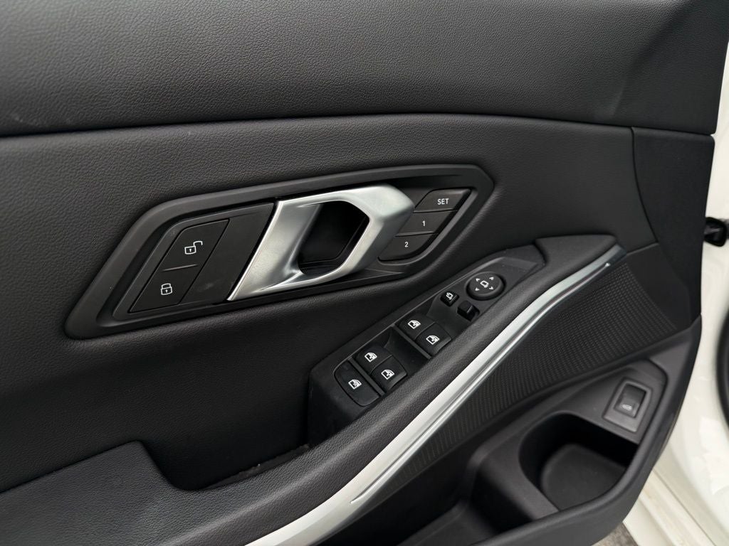 2025 BMW 3 Series 330i