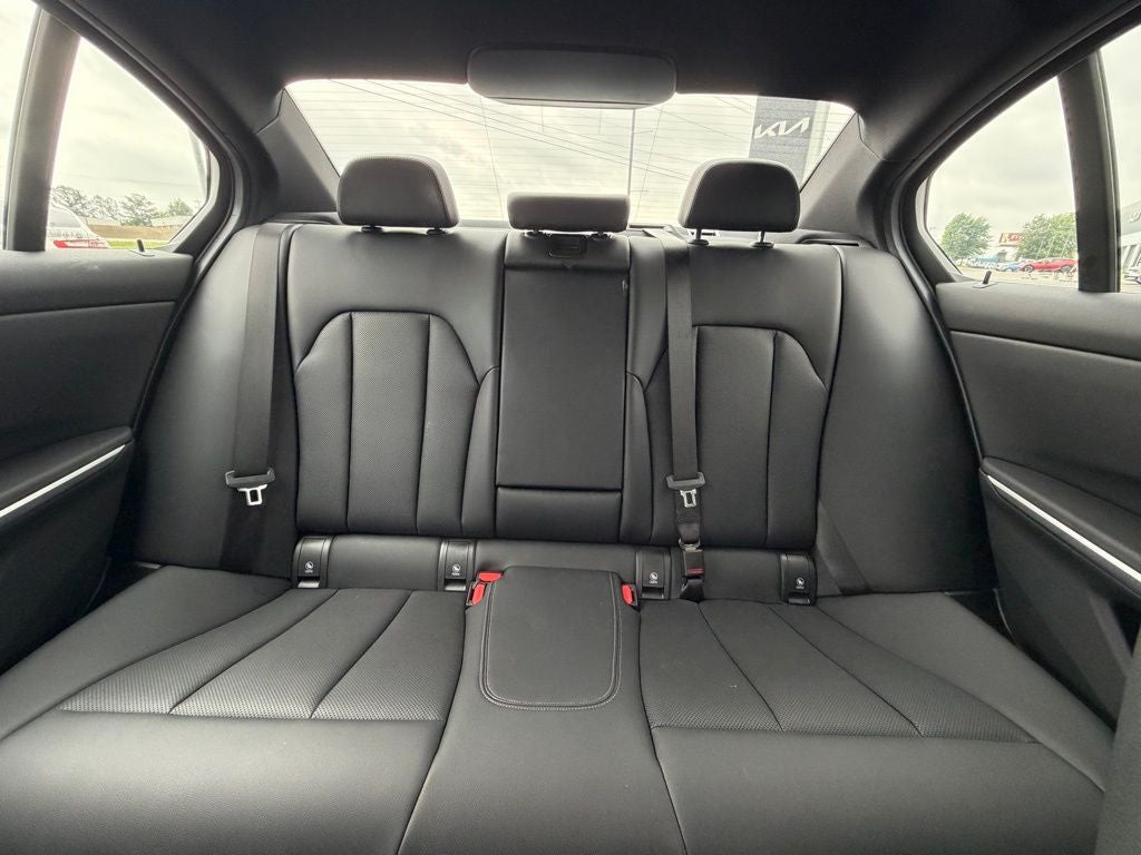 2025 BMW 3 Series 330i