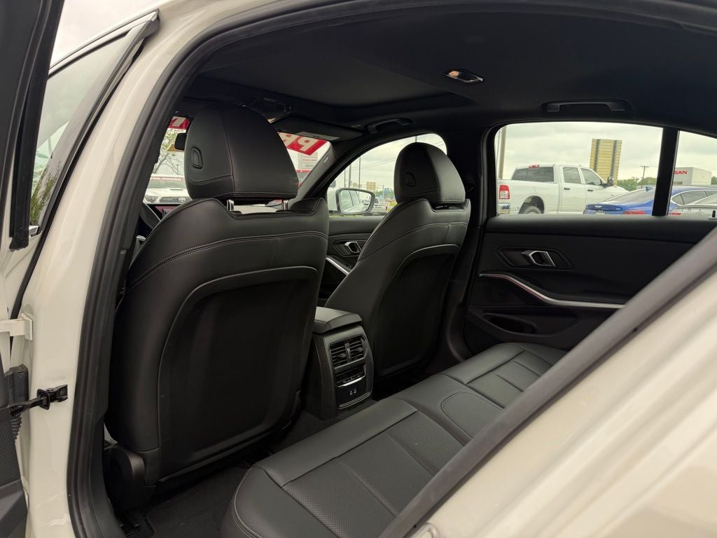 2025 BMW 3 Series 330i