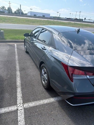 2024 Hyundai Elantra SE