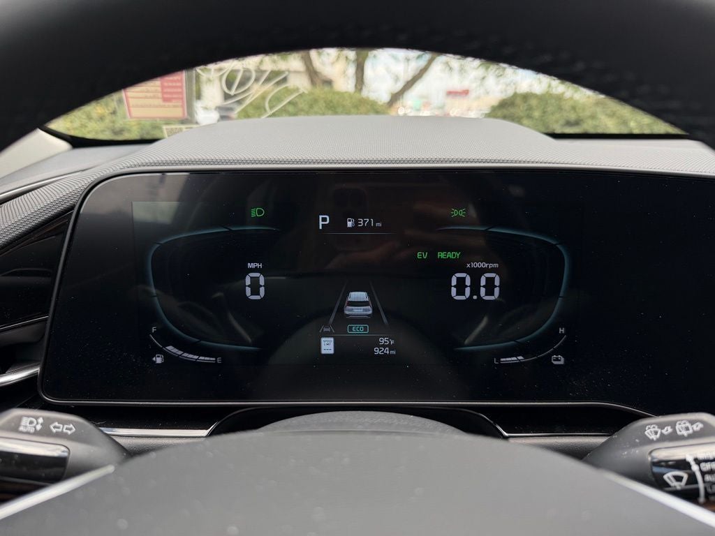 2025 Kia Niro SX