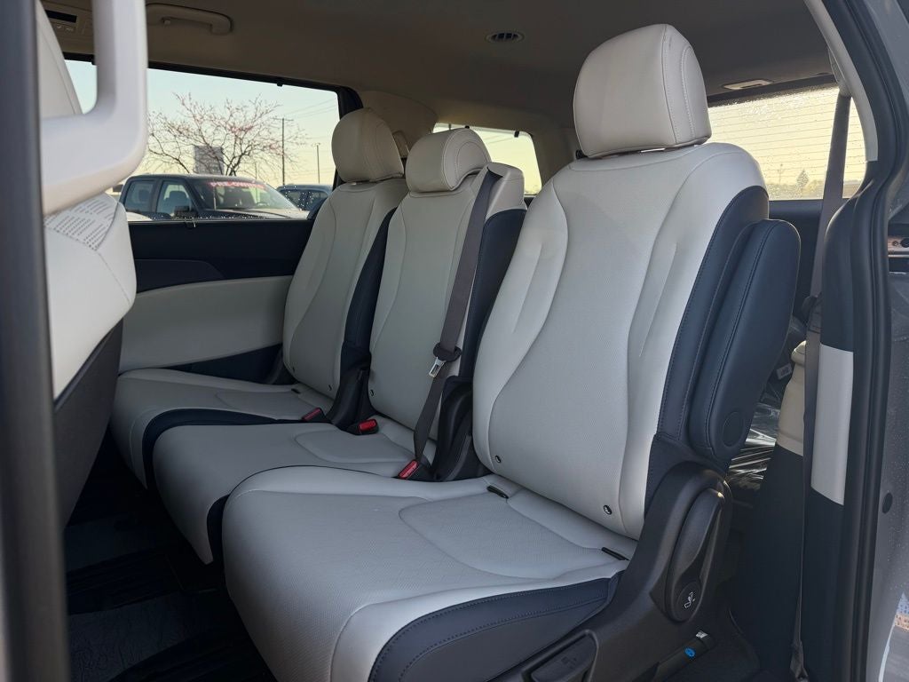 2026 Kia Carnival Hybrid EX