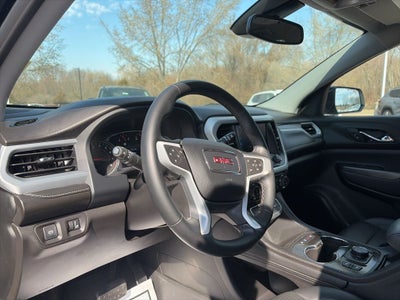 2023 GMC Acadia SLT CLEAN CARFAX LOW MILES!!