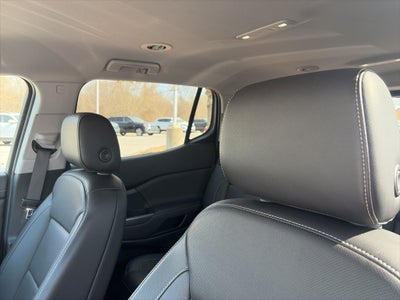 2023 GMC Acadia SLT CLEAN CARFAX LOW MILES!!
