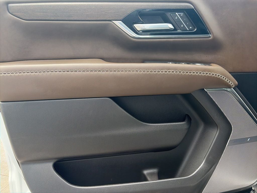 2026 GMC Yukon Denali Ultimate Executive Seating Pkg