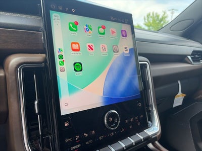2026 GMC Yukon Denali Ultimate Executive Seating Pkg