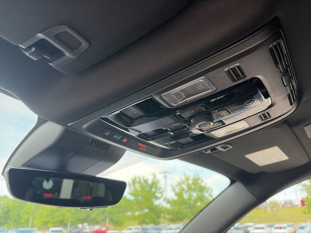 2026 GMC Yukon Denali Ultimate Executive Seating Pkg
