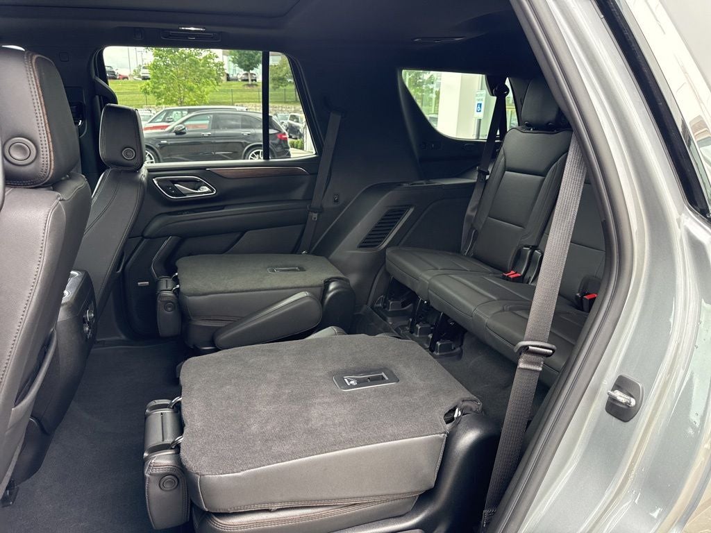 2023 Chevrolet Tahoe High Country PANORAMIC ROOF AND 1OWNER CLEAN CARFAX