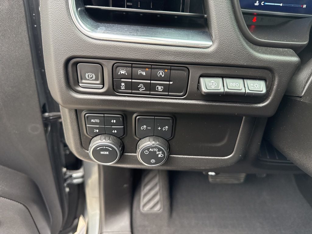 2023 Chevrolet Tahoe High Country PANORAMIC ROOF AND 1OWNER CLEAN CARFAX