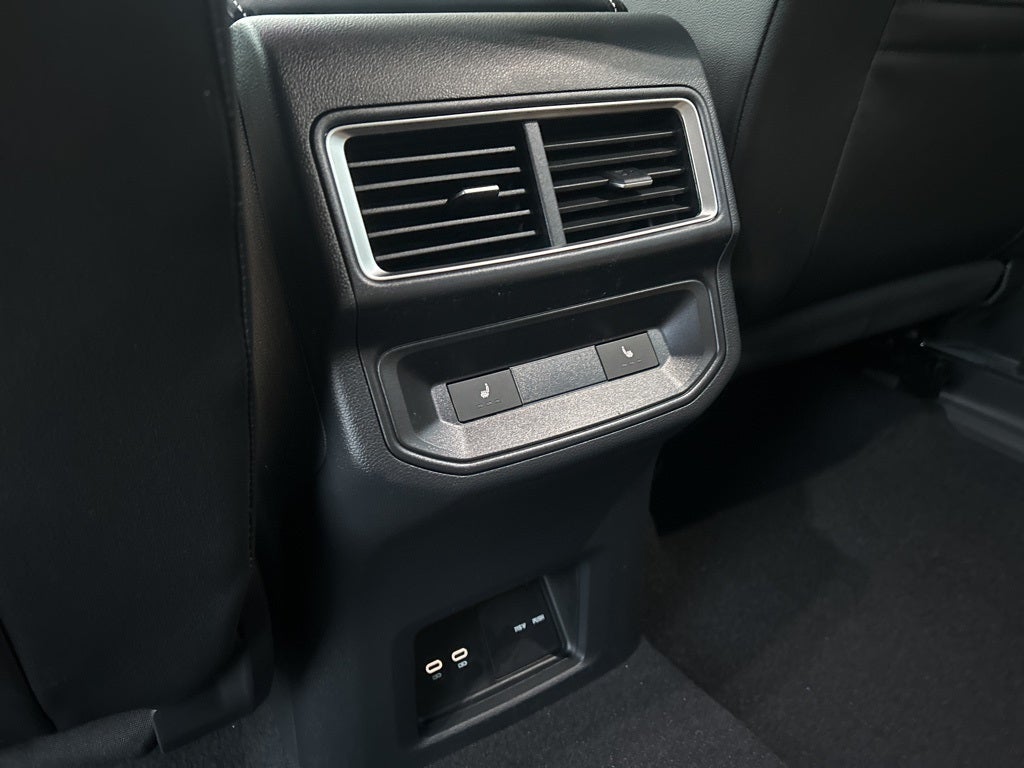 2026 Volkswagen Atlas Cross Sport 2.0T SEL