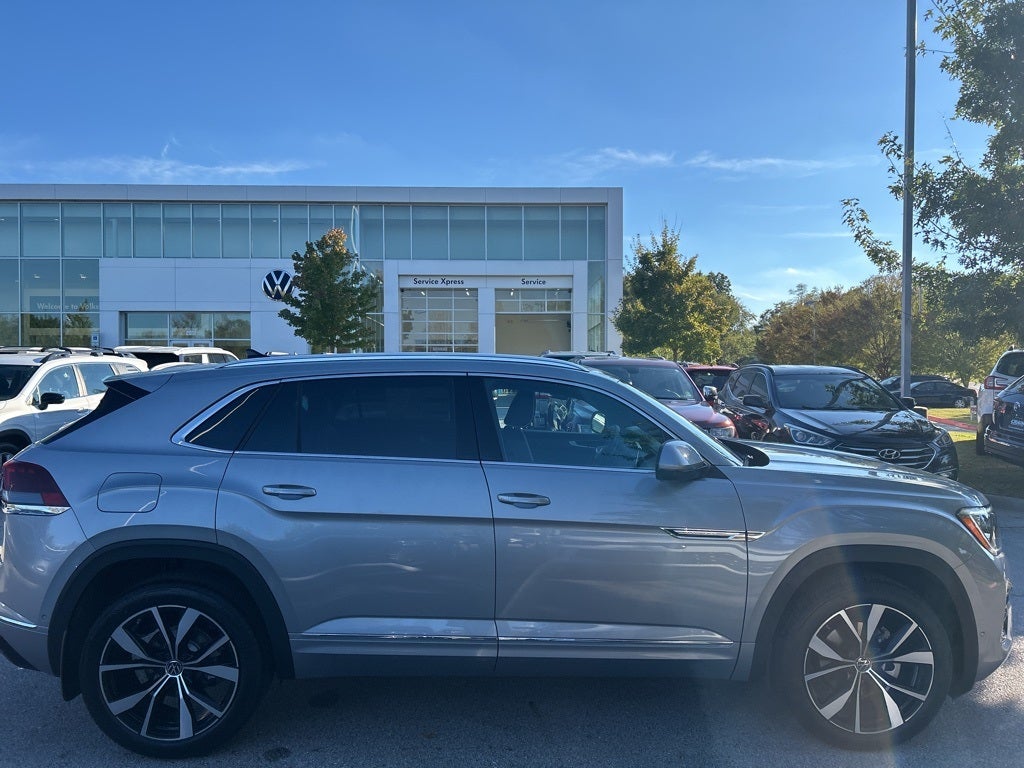 2026 Volkswagen Atlas Cross Sport 2.0T SEL Premium R-Line