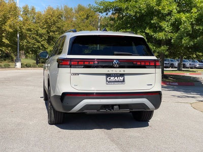 2027 Volkswagen Atlas SE w/Technology