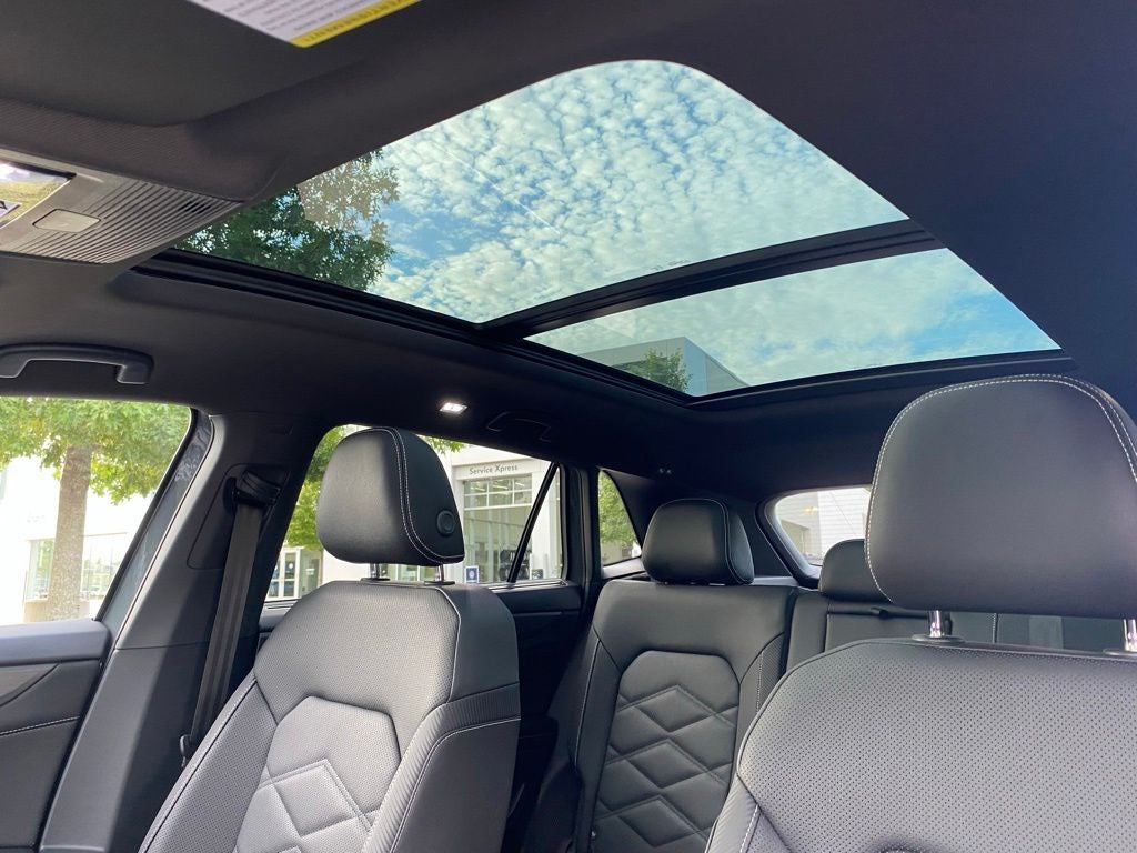 2026 Volkswagen Atlas Cross Sport SE w/Technology
