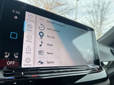 2026 Volkswagen Atlas Cross Sport 2.0T SE w/Technology