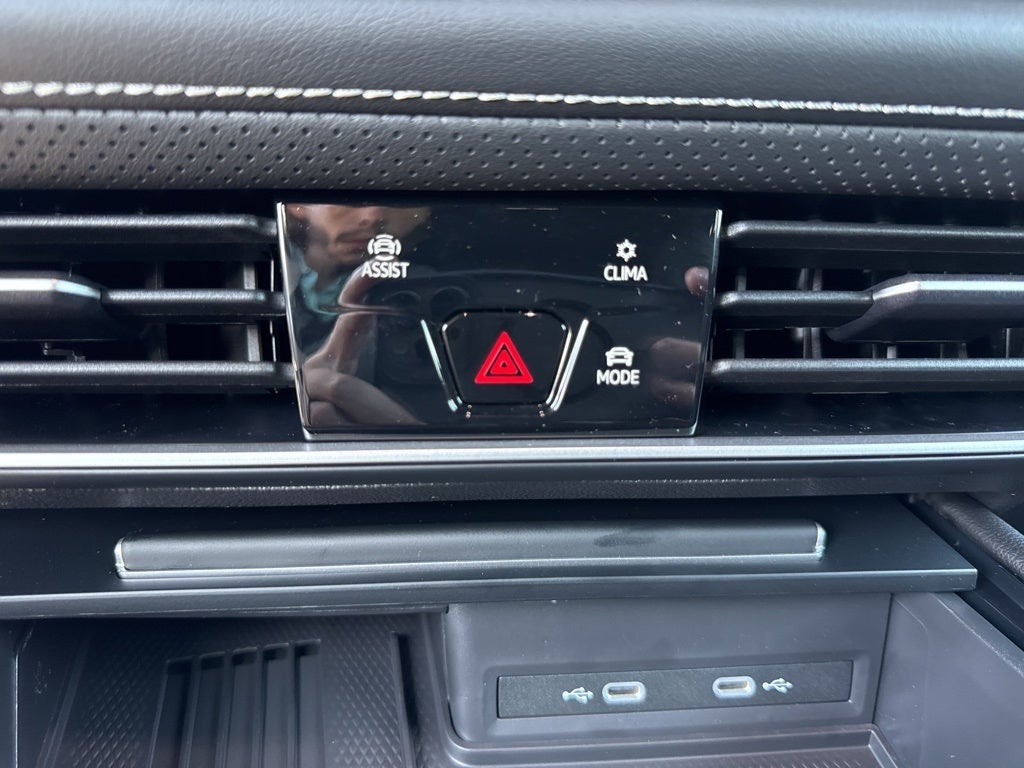 2026 Volkswagen Atlas Cross Sport 2.0T SE