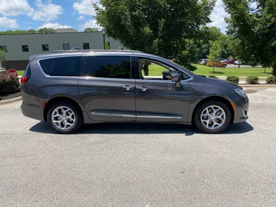 2017 Chrysler Pacifica Touring L