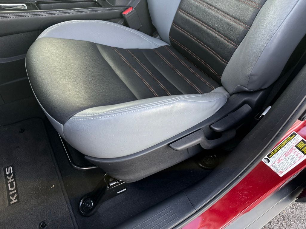 2021 Nissan Kicks SR