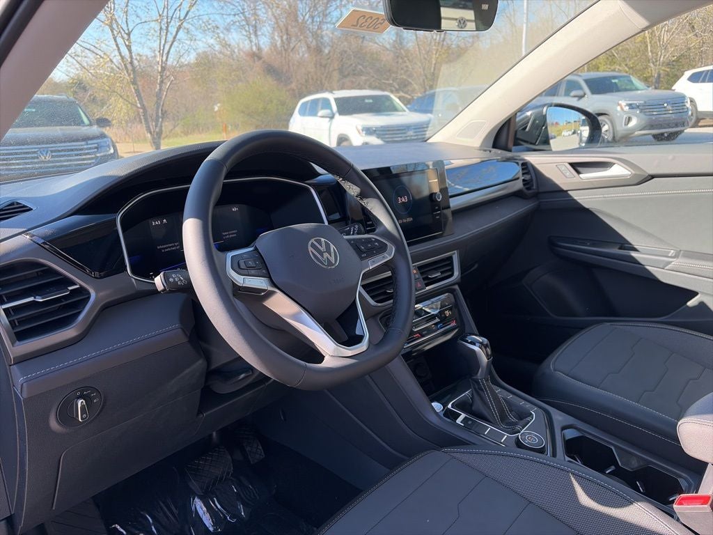 2026 Volkswagen Taos 1.5T SE Black