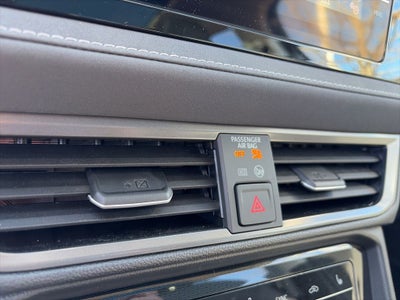 2026 Volkswagen Taos 1.5T SE Black