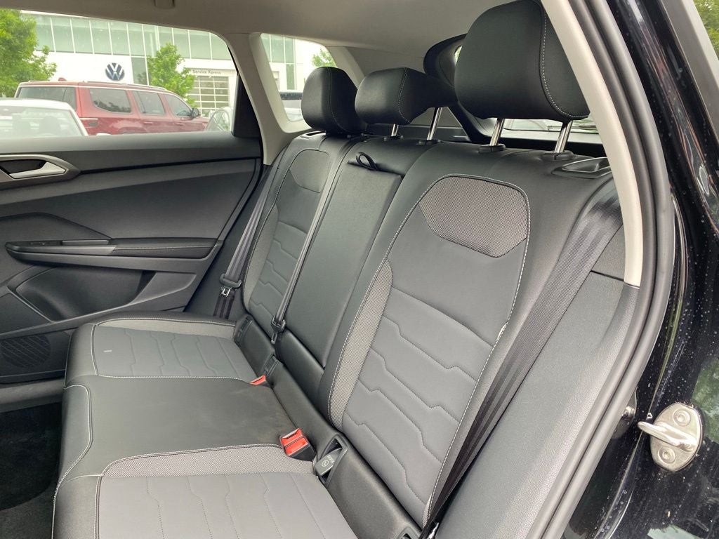 2026 Volkswagen Taos 1.5T SE Black