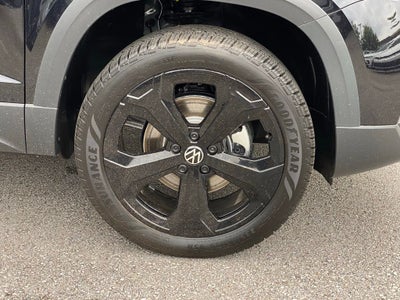 2026 Volkswagen Taos 1.5T SE Black