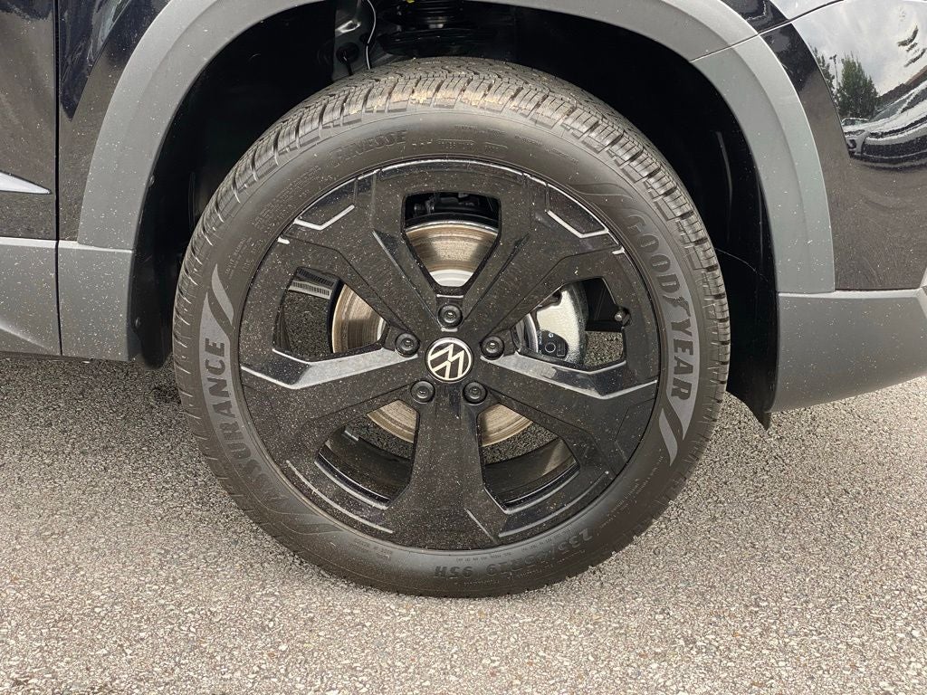 2026 Volkswagen Taos 1.5T SE Black