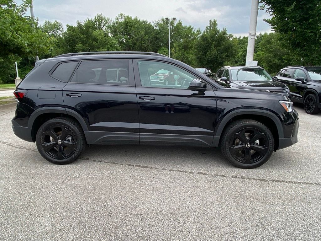2026 Volkswagen Taos 1.5T SE Black