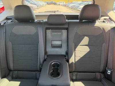 2026 Volkswagen Taos 1.5T SE Black