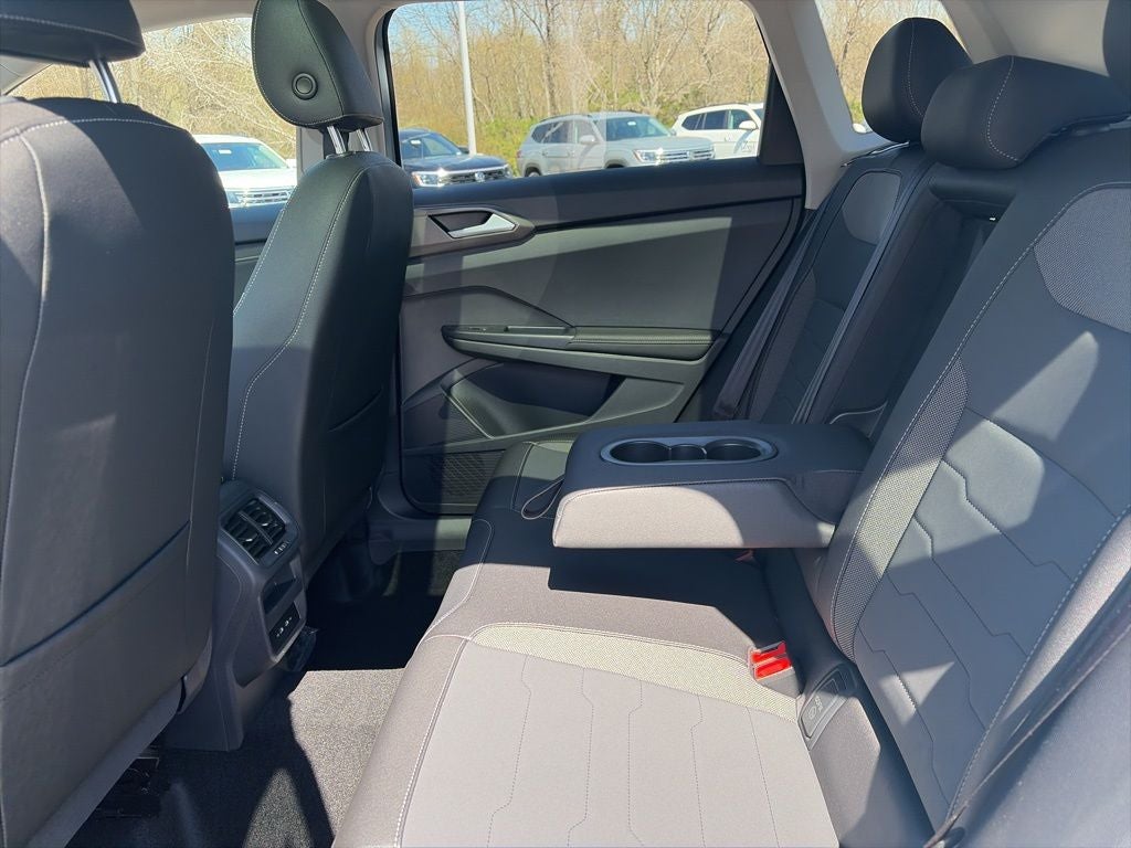 2026 Volkswagen Taos 1.5T SE Black