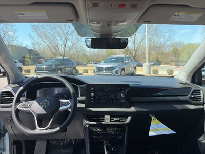 2026 Volkswagen Taos 1.5T SE Black