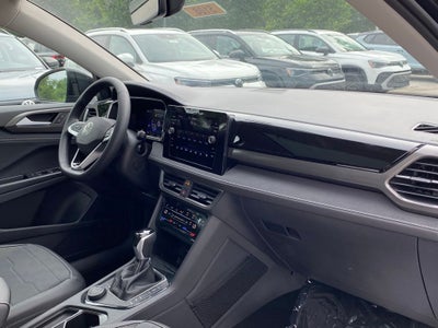 2026 Volkswagen Taos 1.5T SE Black