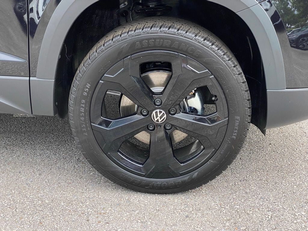 2026 Volkswagen Taos 1.5T SE Black
