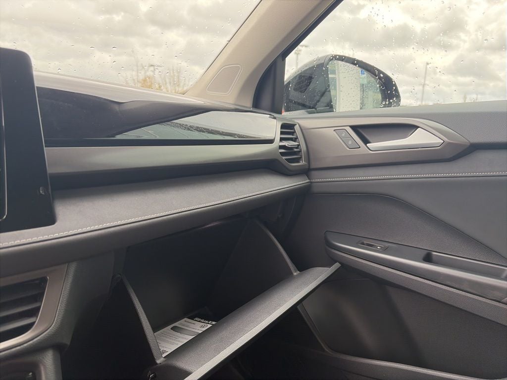 2026 Volkswagen Taos 1.5T SE Black