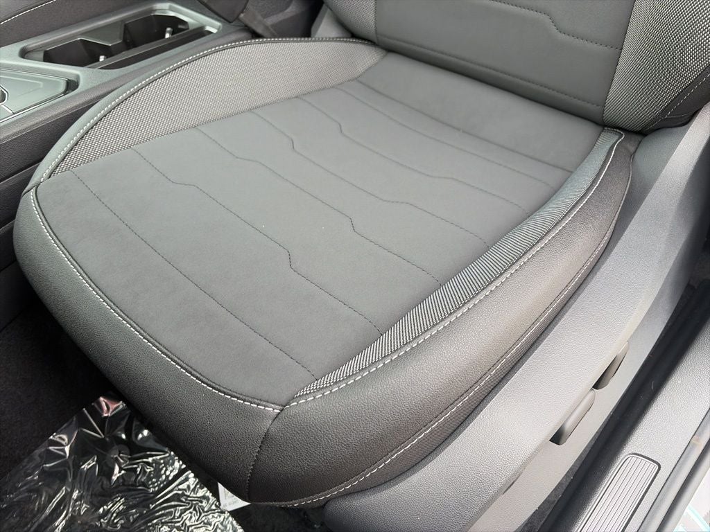 2026 Volkswagen Taos 1.5T SE Black