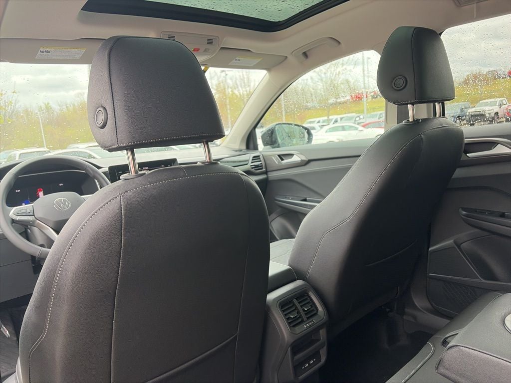 2026 Volkswagen Taos 1.5T SE Black