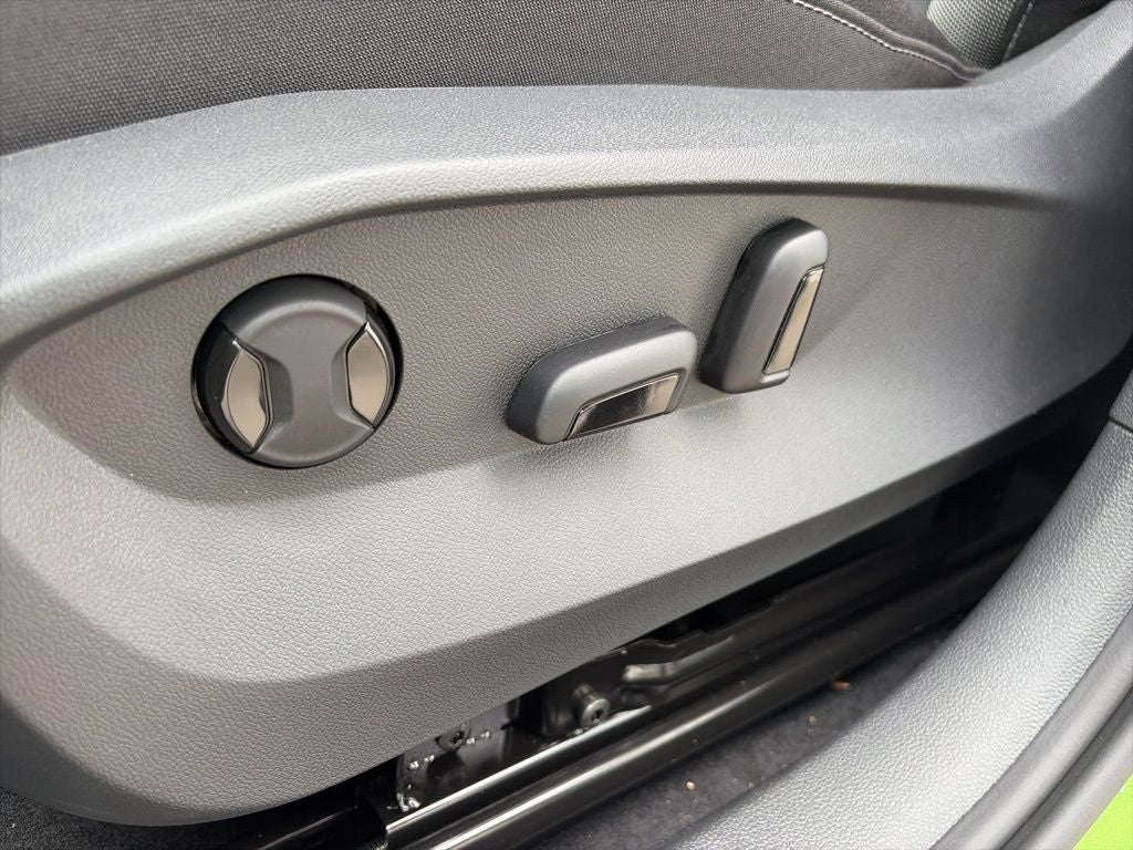 2026 Volkswagen Taos 1.5T SE Black