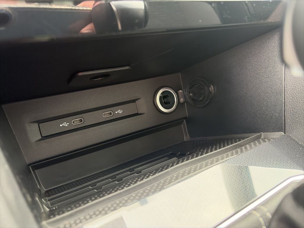 2026 Volkswagen Taos 1.5T SE Black