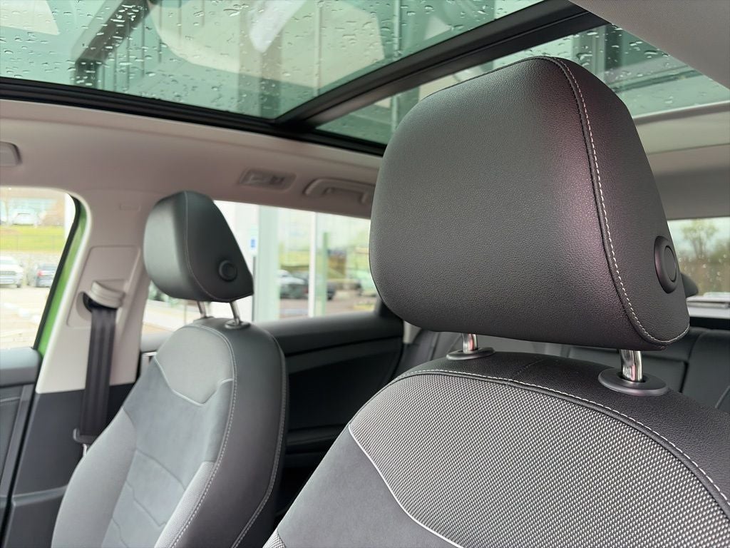 2026 Volkswagen Taos 1.5T SE Black