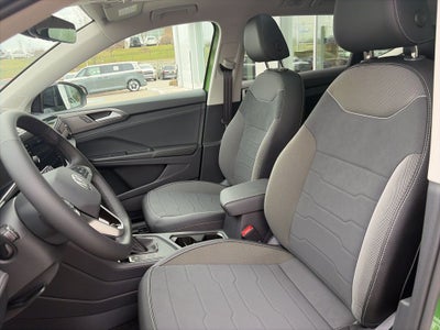 2026 Volkswagen Taos 1.5T SE Black