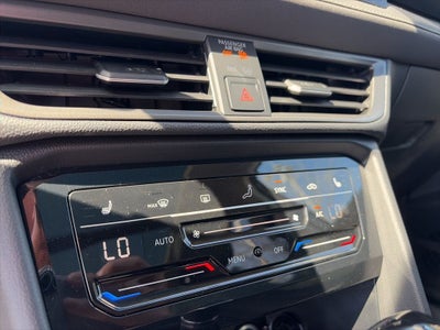 2026 Volkswagen Taos 1.5T SE Black