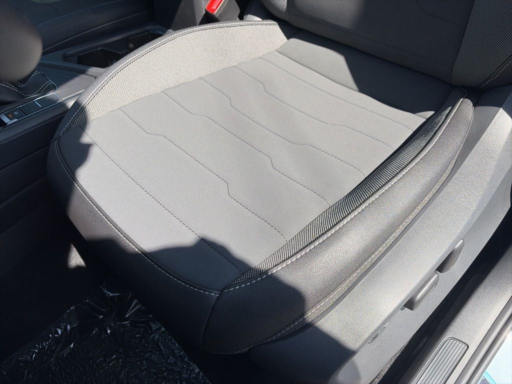 2026 Volkswagen Taos 1.5T SE Black